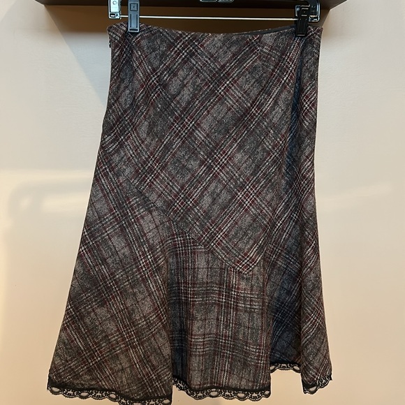 Express:A-line Plaid Skirt Sz 2 w/Lace Detail Around Bottom. 15% off 2+ bundle - Picture 4 of 5